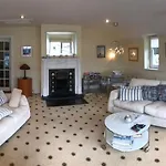 2 Bedroom Harbour View In Apartment