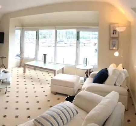 2 Bedroom Harbour View In