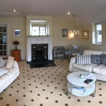 2 Bedroom Harbour View In Apartment