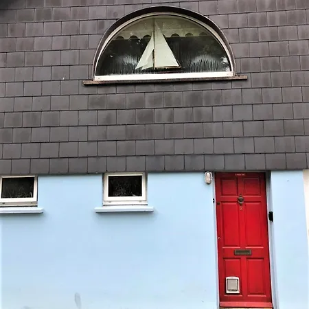 2 Bedroom Harbour View In *