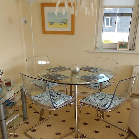 2 Bedroom Harbour View In Apartment *